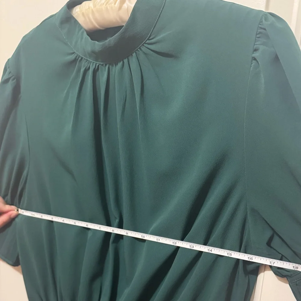 Elegant Mock Neck Dress Size M - Picture 8 of 11